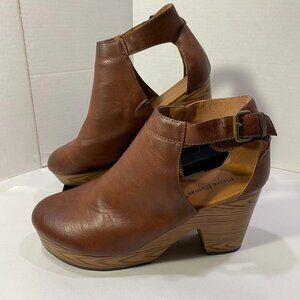 Pierre Dumas Brown Faux Leather Platform Heel Booties Size 10